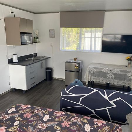 Self Contained En-Suite Private Bathroom, Private Entrance, Close To Shops & Hospital Homestay Hamilton Eksteriør billede