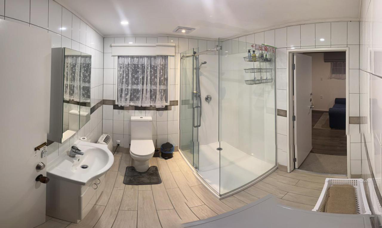 Self Contained En-Suite Private Bathroom, Private Entrance, Close To Shops & Hospital Homestay Hamilton Eksteriør billede