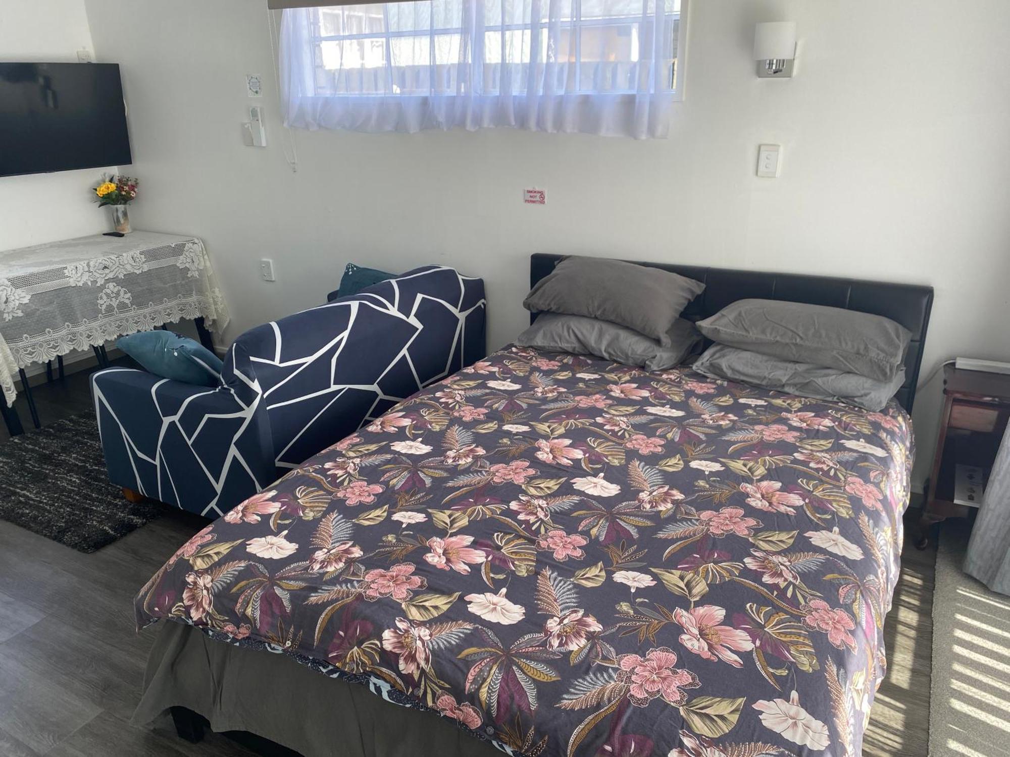 Self Contained En-Suite Private Bathroom, Private Entrance, Close To Shops & Hospital Homestay Hamilton Eksteriør billede