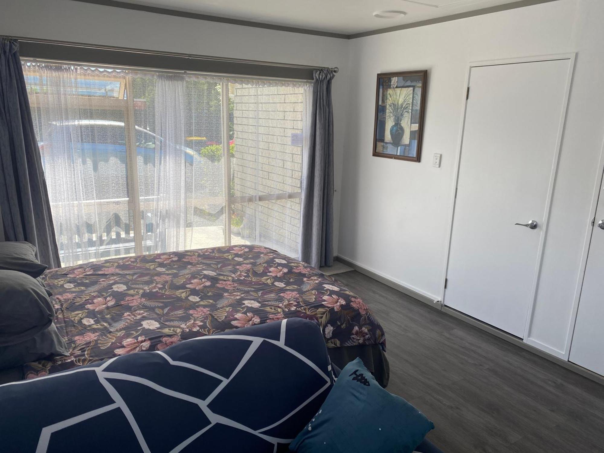 Self Contained En-Suite Private Bathroom, Private Entrance, Close To Shops & Hospital Homestay Hamilton Eksteriør billede