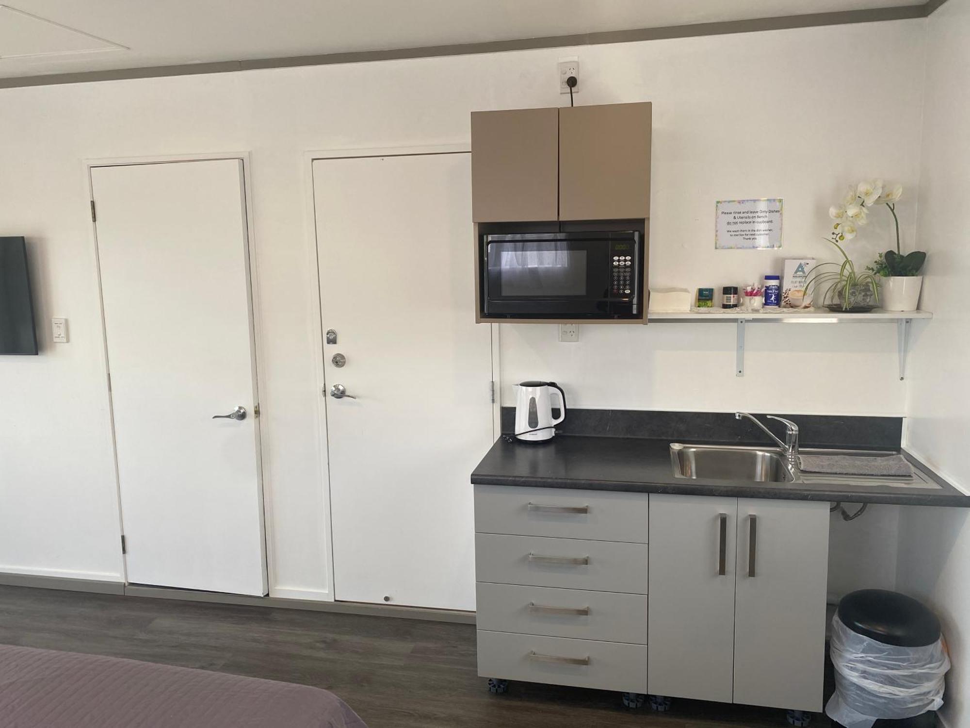 Self Contained En-Suite Private Bathroom, Private Entrance, Close To Shops & Hospital Homestay Hamilton Eksteriør billede